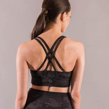 Cargar imagen en el visor de la galería, Camuflage Sport Bra de Alto impacto con Cruce de doble tirante en espalda - Kila Activewear