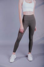 Cargar imagen en el visor de la galería, Smooth Sport Leggings