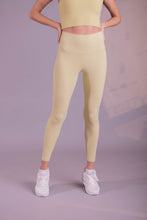 Cargar imagen en el visor de la galería, High-waist Algal Yellow Leggings