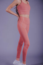 Cargar imagen en el visor de la galería, High-waist Peach Red Leggings