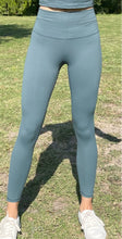 Cargar imagen en el visor de la galería, Accelerate Leggings