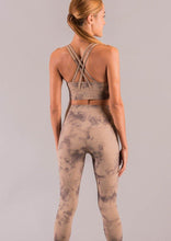 Cargar imagen en el visor de la galería, Tye Die Smooth Leggings - Kila Activewear
